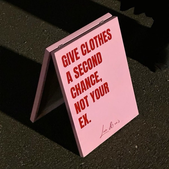 WELCOME TO MY CLOSET!🖤 - Picture 1 of 1